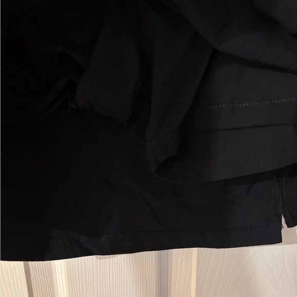 Columbia Black Athletic Skort Lightweight and Versatile Size 14 - Picture 3 of 9